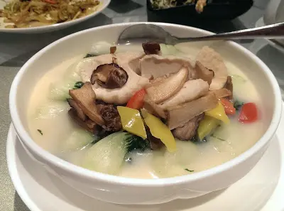 上湯魚腐浸菜苗