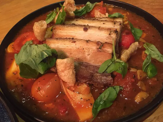 脆皮豚肉配胡椒番茄汁