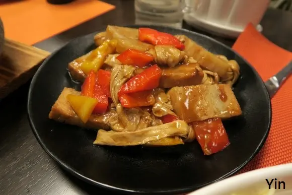 百結炒東坡素肉塊