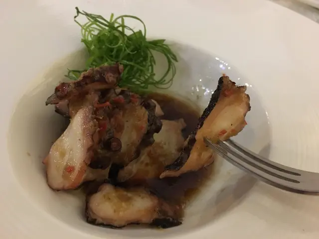 燒八爪魚配薑鼓油汁