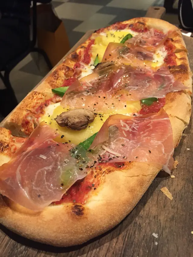 巴馬火腿菠蘿Pizza