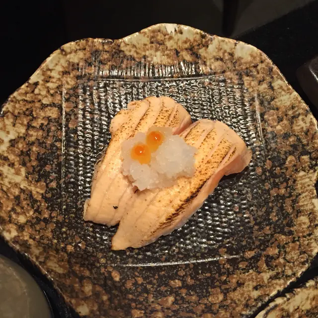 炙燒三文魚壽司