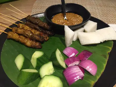 沙嗲雞肉串及牛肉串