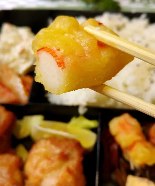 炸蟹柳雖是雪藏粉條, 吃落都不錯。