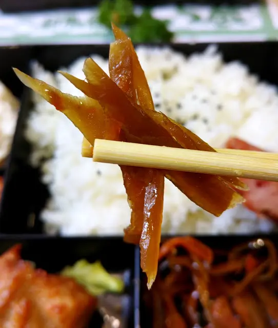 反而漬物的味道就較一般。