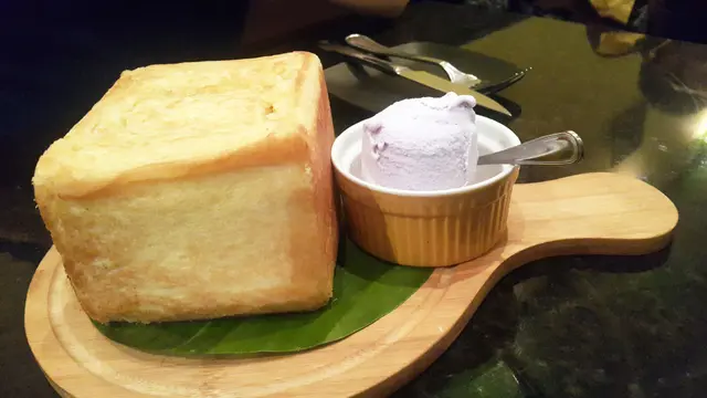 焗咖央吐司伴雪糕