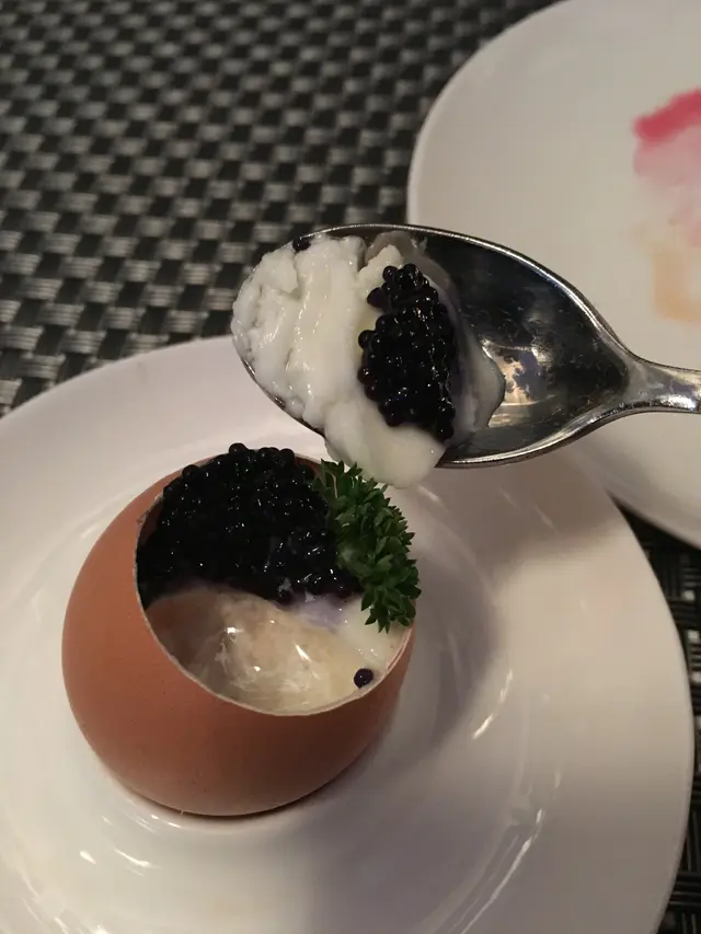 黑魚籽鮮蝦忌廉蛋