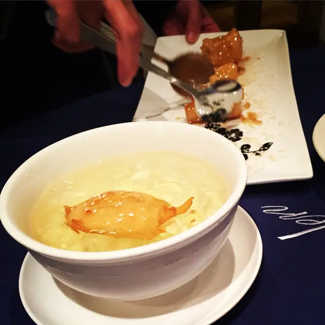 上年食左拔絲香蕉,所以今次試蘋果。拔絲呢個甜品實在太好味,用忌廉氣水過冷河,拔絲更香甜脆口。不過香蕉始終比蘋果夾。