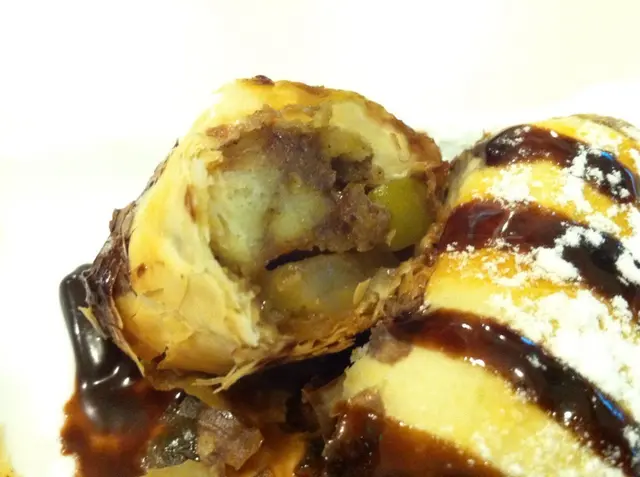 蘋果玉桂香蕉酥皮卷伴雪糕