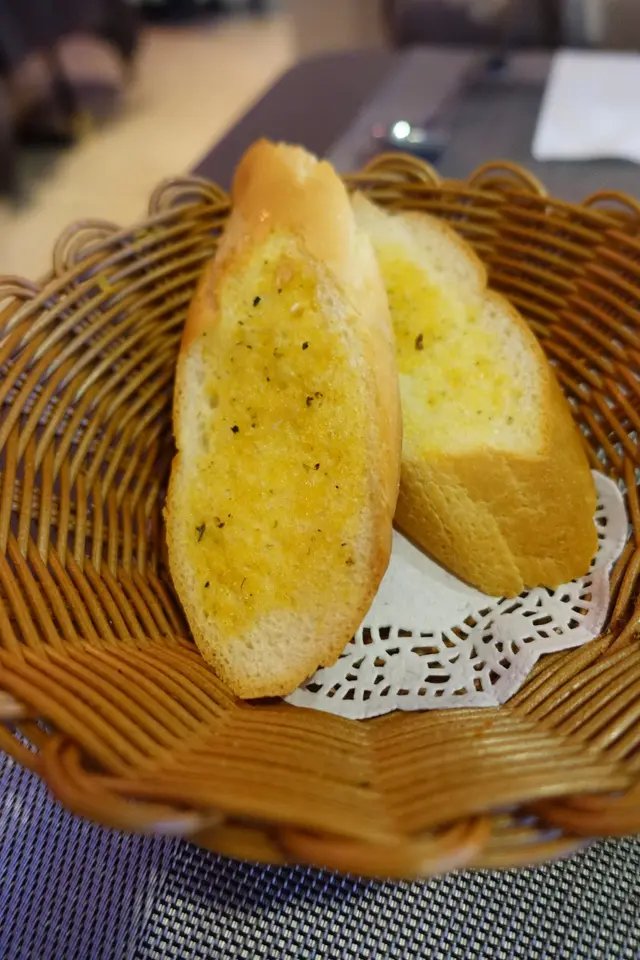 洋溢濃郁蒜香的蒜蓉包，香口鬆軟！