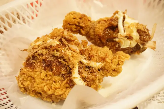 大阪燒脆雞跟平常吃到的脆雞分別不大