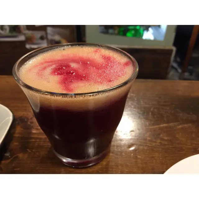 紅菜頭+蕃石榴+蘋汁