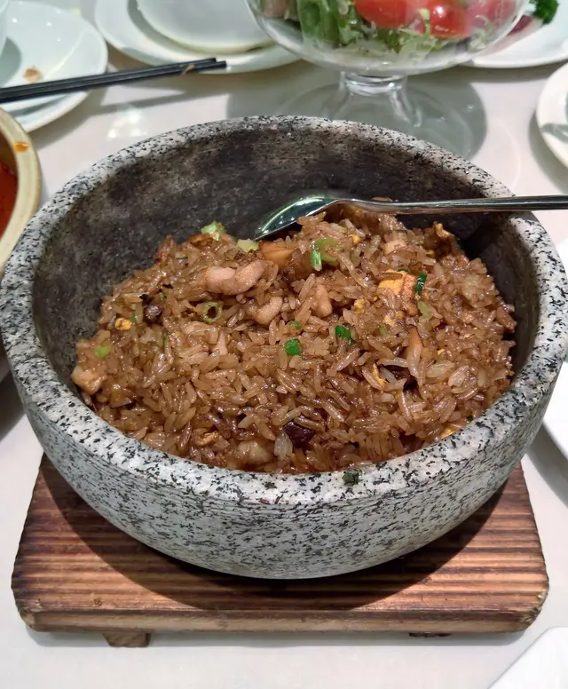 石頭窩鮑魚雞粒炒飯