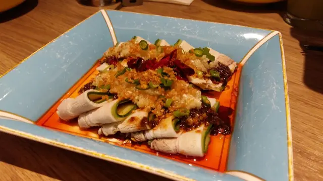 有青瓜夾住食好清新，吾辣