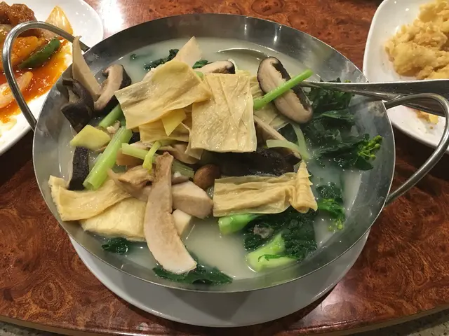 腐皮雜菌雜菜煲