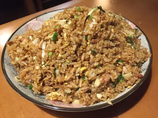 果然係炒飯王,因為冇諗過送倒過來啲飯係一粒粒好明顯,就算佢啲飯炒完有少少調味油,都唔會令到d飯黐埋一舊,依然係一粒粒好分明,所以問吓老闆娘係用咗邊隻米,佢話用咗最頂級嘅泰國金鳳米,唔怪得知一粒粒得咁分明啦~ 因為泰國金鳳米係米王之皇,所以呢碟餸叫炒飯王果然係名不虛傳的!!