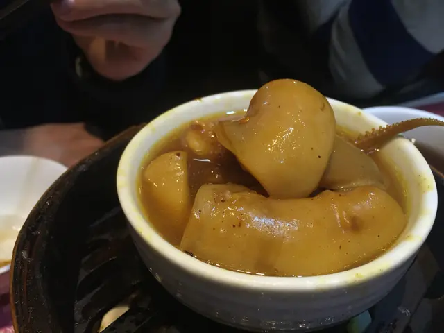 这个味道也不错，咖喱味把鱿鱼浸的非常透彻，吃起来很香