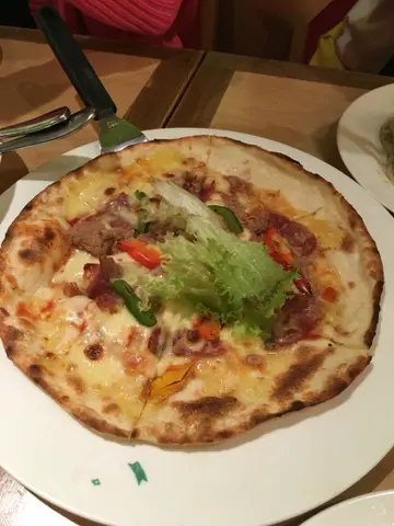 Tuna  mixed  pepper  pizza