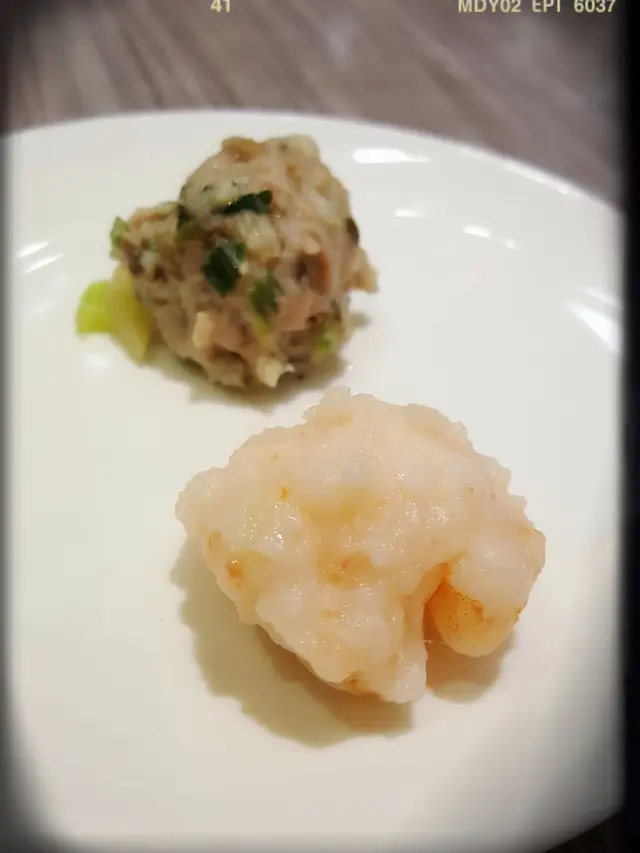 手打梅菜豬肉丸 + 手剁鮮蝦丸