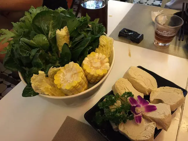 什菜籃$68 , 千頁冰豆腐 $38