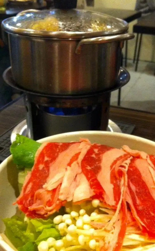 冬陰功肥牛火鍋烏冬