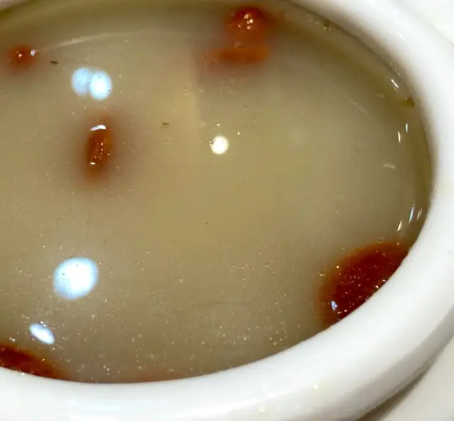 燉響螺瑤柱雞腳湯