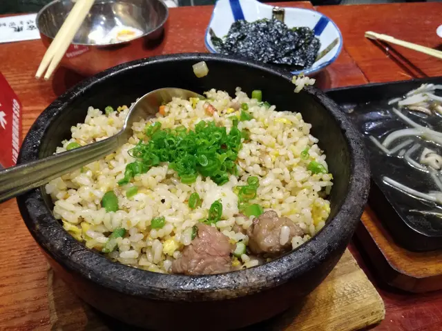 牛肉石鍋飯