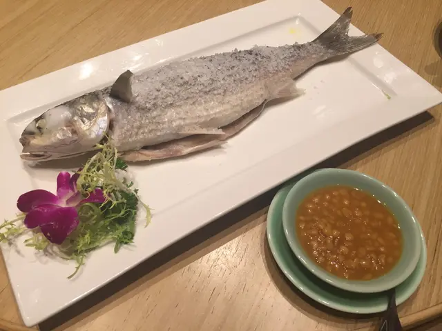 鹽焗黃油烏頭魚