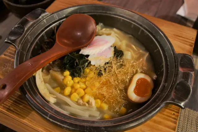 花膠雞絲濃湯手打烏冬