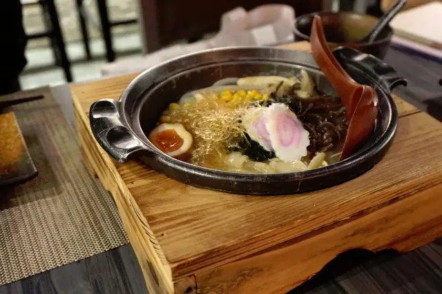 花膠雞絲濃湯手打烏冬