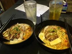 泰式猪颈肉叻沙米线