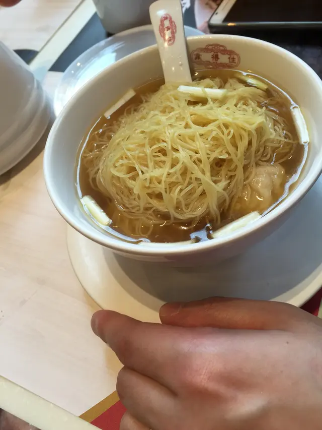 鮮蝦雲吞雖細細粒,但十分鮮美