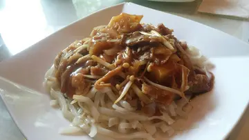 金菇肥牛炒河