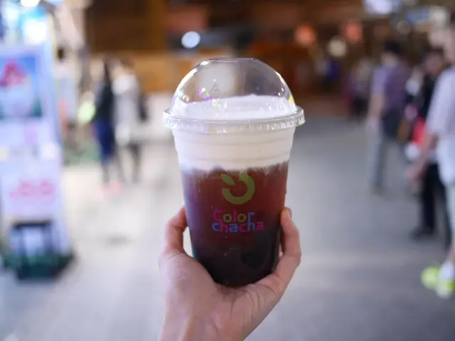 阿薩姆紅茶加芝士奶蓋,黑芝麻珍珠