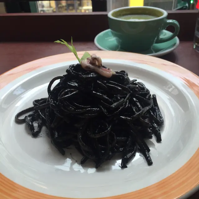 魷魚墨汁意粉