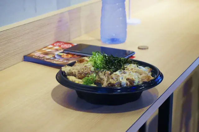 滑蛋豬扒丼