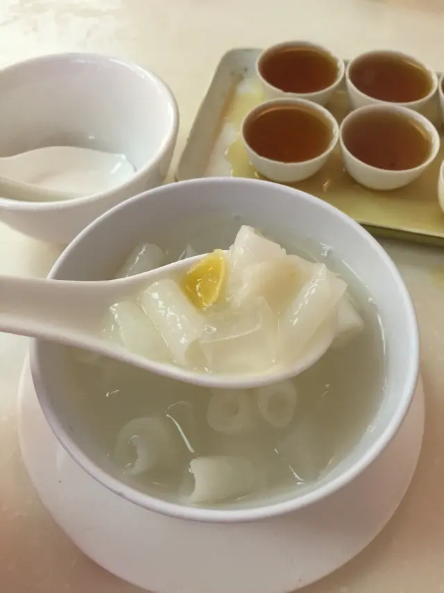 阿姐真係冇介紹錯,呢個甜品十分清潤,煙甄有咬口!