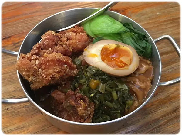 台式雞扒肉燥飯