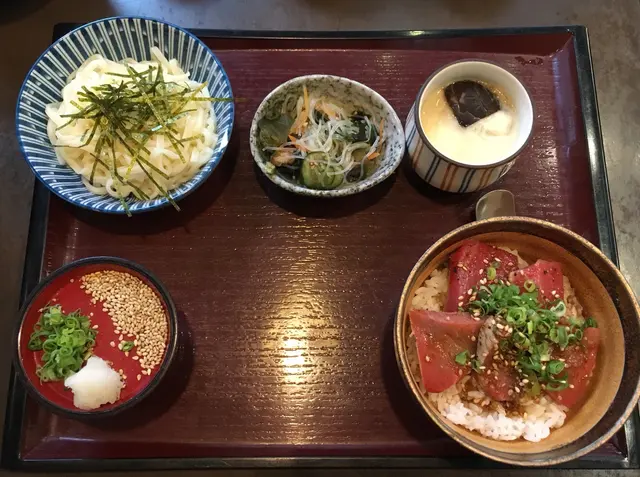 藍鰭吞拿魚扒小丼