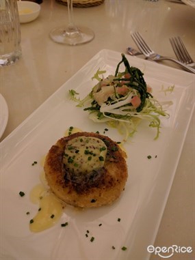 real crab cake - Plat du Jour in Admiralty 