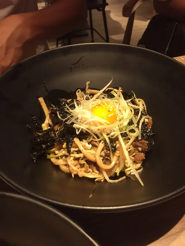 黑椒牛肉炒烏冬