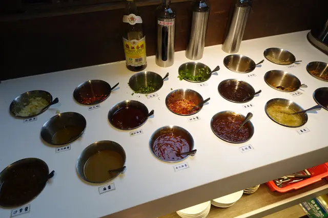 有多種配料及醬料任君選擇！