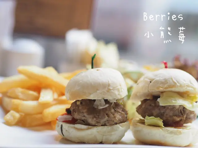 迷你漢堡包配香脆薯條
