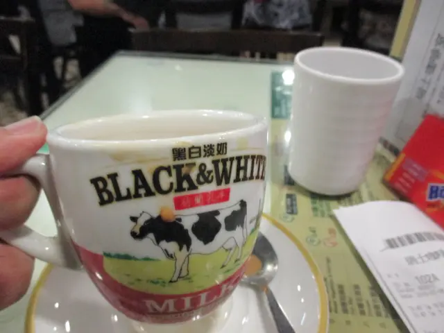 杯熱奶茶好香好濃好滑。