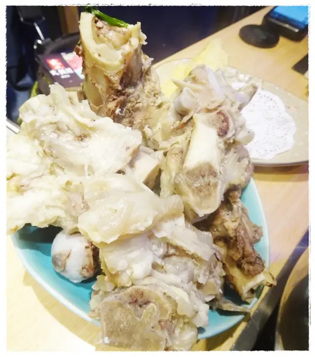 秘製胡椒豬骨煲