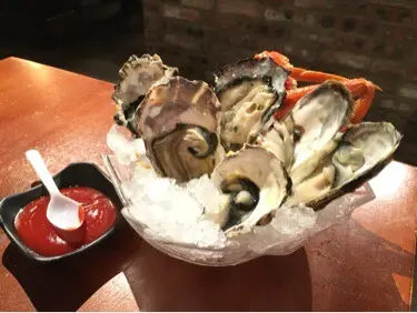 生蠔、松葉蟹腳