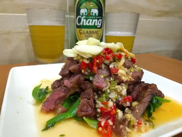 份量好大碟, 牛肉部份熟左丁咁多, 濃味, 一點SPICY 了