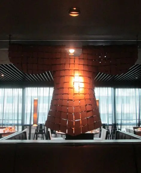 完全配合餐廳的環境