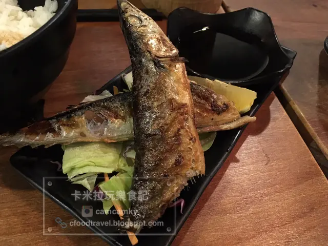 鹽燒秋刀魚飯