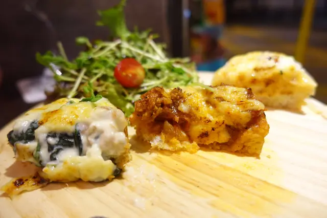 口味清新的白汁菠菜、濃香惹味的茄汁肉碎、芝士